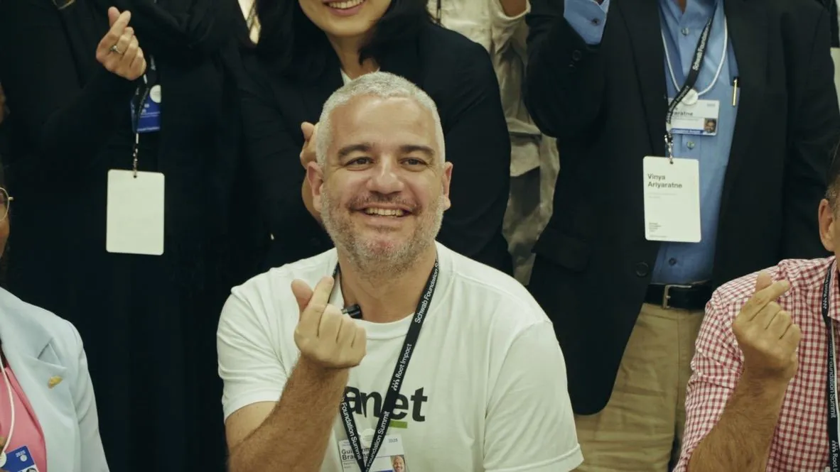 Gui Brammer entre empreendedores sociais no encontro da Schwab Foundation